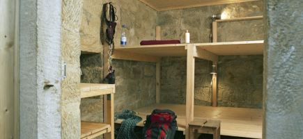 Mountain climber quarters